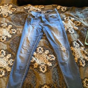 Wanna BettaBut Jegging Jeans . Light Wash Distressed Size 5